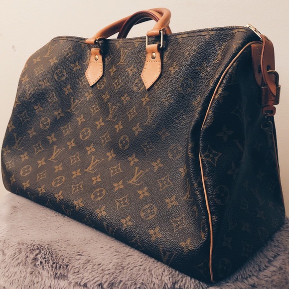 Louis Vuitton Handbags - 💯Authentic Louis Vuitton Speedy 40 Carryall EUC‼️